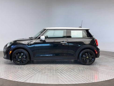 Certified 2024 MINI Cooper SE image 5