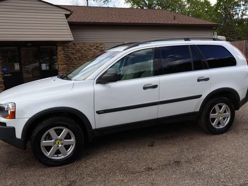 Used 2005 Volvo XC90 2.5T FWD image 5