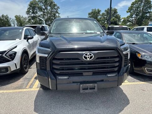 Used 2023 Toyota Tundra SR5 w/ SR5 Convenience Package AWD/4WD image 4