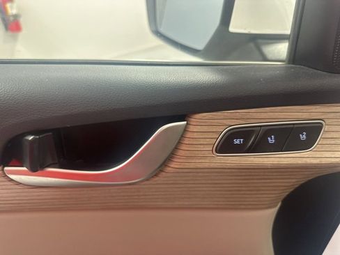 Used 2021 Hyundai Palisade Limited image 16