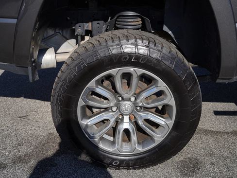 Used 2020 RAM 1500 Laramie w/ Sport Appearance Package AWD/4WD image 39