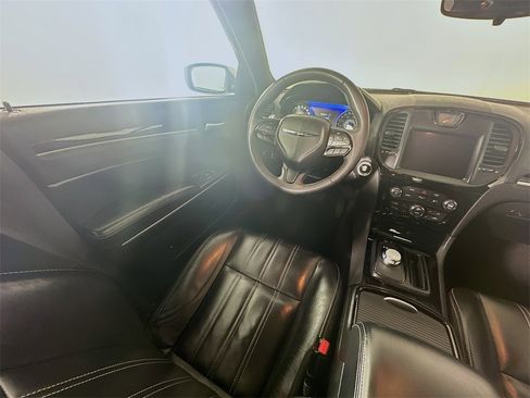 Used 2023 Chrysler 300 S image 9