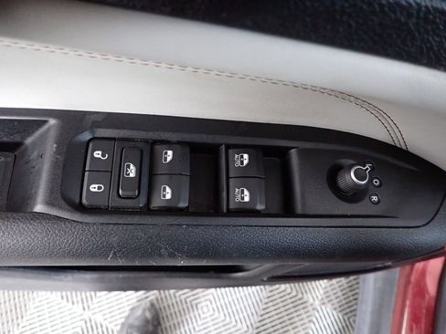 Used 2022 Jeep Compass Limited image 16