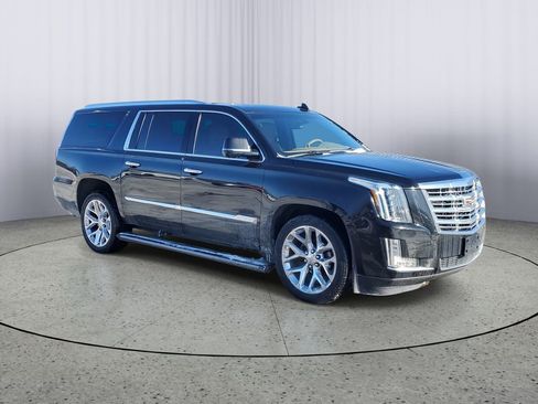 Used 2018 Cadillac Escalade ESV Platinum image 2