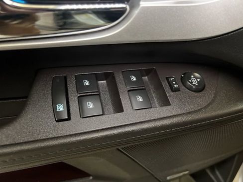 Used 2017 Chevrolet Equinox Premier w/ Enhanced Convenience Package image 50