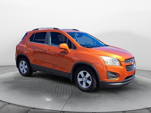 Used 2016 Chevrolet Trax LT w/ LT Sun and Sound Package FWD image 1
