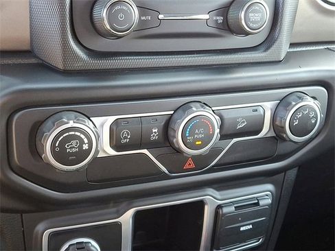 Used 2020 Jeep Wrangler Sport image 15