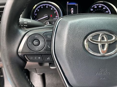 Used 2020 Toyota Camry SE FWD image 23