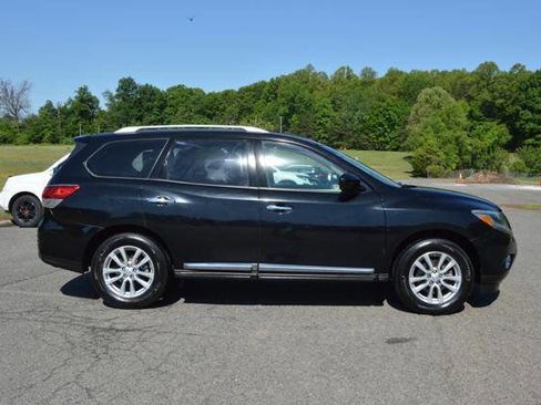 Used 2014 Nissan Pathfinder SL w/ SL Tech Package AWD/4WD image 4