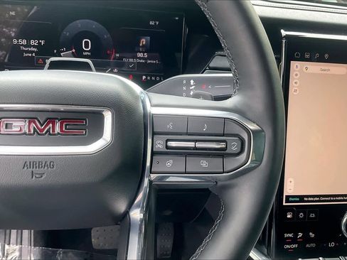Used 2024 GMC Acadia Elevation w/ Super Cruise Package FWD image 20