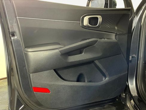 Used 2023 Kia Sorento S w/ Panoramic Sunroof Package image 21