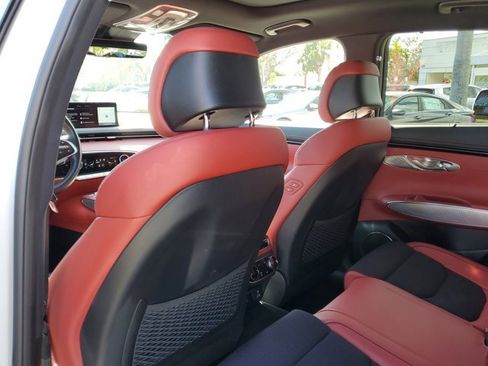 Used 2023 Genesis GV70 2.5T Sport Prestige w/ Sport Prestige Package image 11