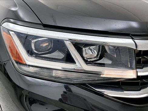 Used 2022 Volkswagen Atlas Cross Sport SEL image 39