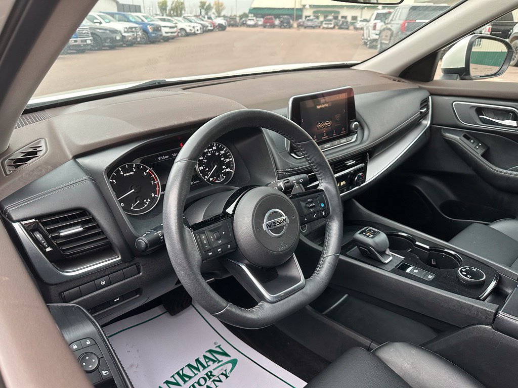 Used 2021 Nissan Rogue SV w/ Premium Package AWD/4WD image 2