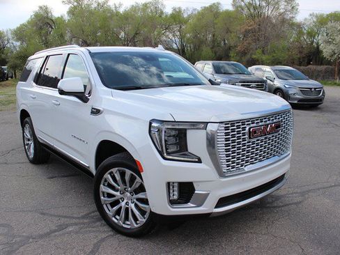 Used 2023 GMC Yukon Denali w/ Advanced Technology Package AWD/4WD image 23