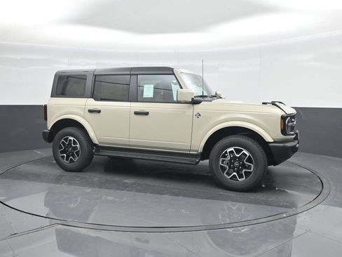 New 2026 Ford Bronco Outer Banks AWD/4WD image 11