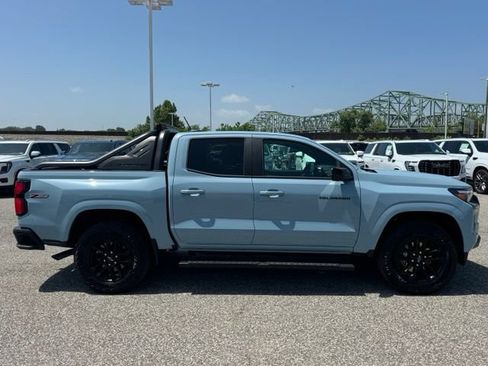 Used 2026 Chevrolet Colorado Z71 w/ Midnight Edition AWD/4WD image 7