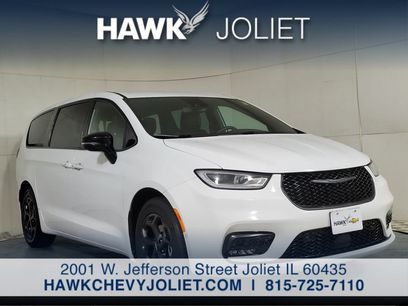 Used 2024 Chrysler Pacifica Limited
