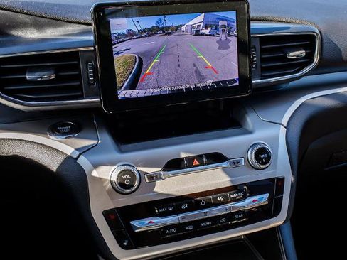 Certified 2022 Ford Explorer XLT w/ Equipment Group 202A image 22