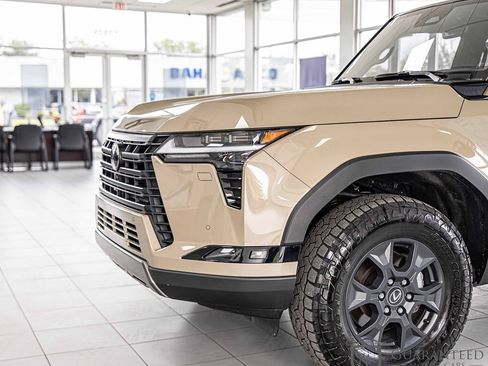 Used 2024 Lexus GX 550 AWD/4WD image 5