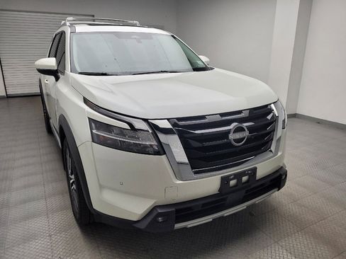 Used 2022 Nissan Pathfinder Platinum w/ Cargo Package AWD/4WD image 14