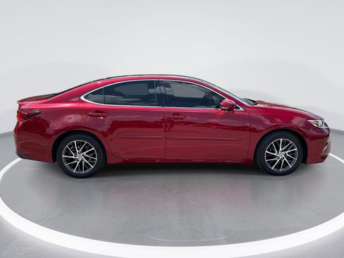 Used 2017 Lexus ES 350 w/ Luxury Package FWD image 9