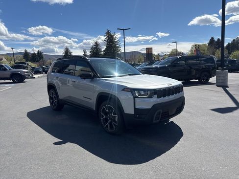 New 2026 Jeep Cherokee Overland w/ Trailer Tow Group AWD/4WD image 3