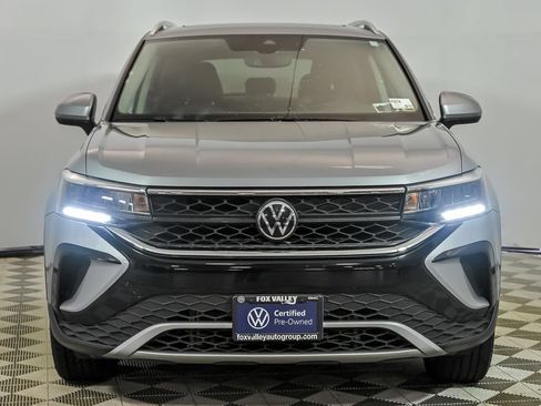 Certified 2023 Volkswagen Taos SE w/ Panoramic Sunroof Package AWD/4WD image 4