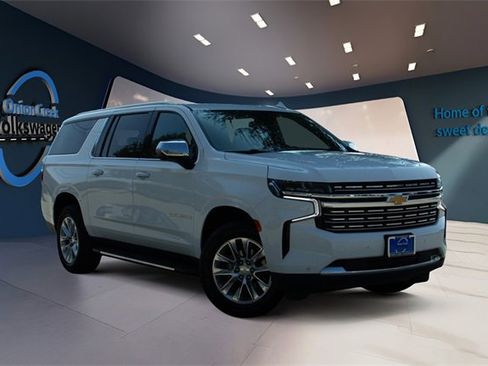 Used 2023 Chevrolet Suburban Premier image 1