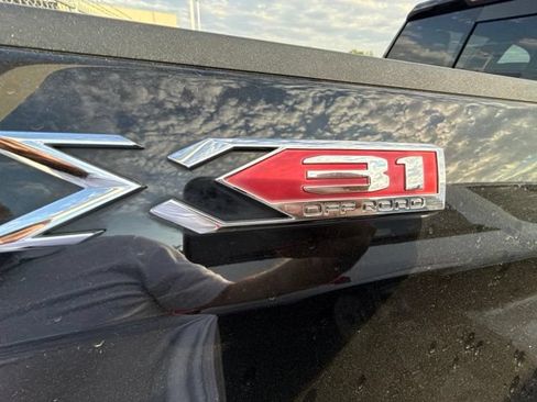 Used 2022 GMC Sierra 1500 SLT AWD/4WD image 7