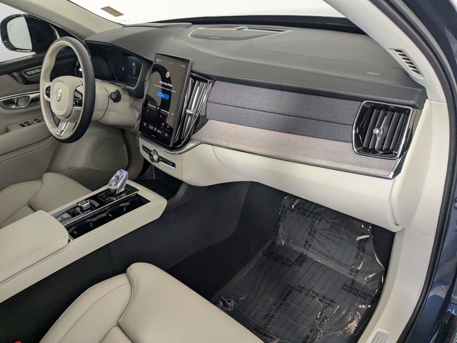 Used 2026 Volvo XC90 B6 Ultra w/ Protection Package Premier AWD/4WD image 32