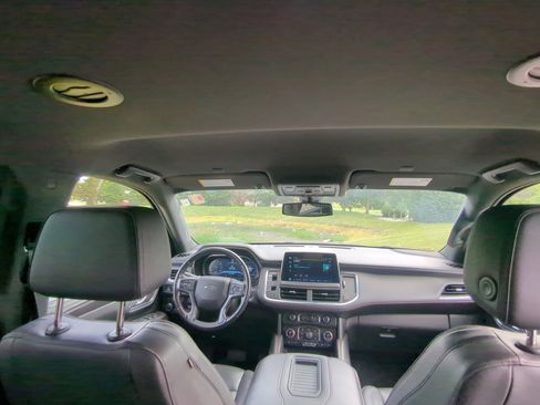 Used 2022 Chevrolet Tahoe RST w/ Luxury Package AWD/4WD image 14