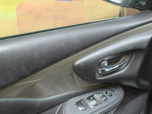 Used 2018 Nissan Murano SV AWD/4WD image 13