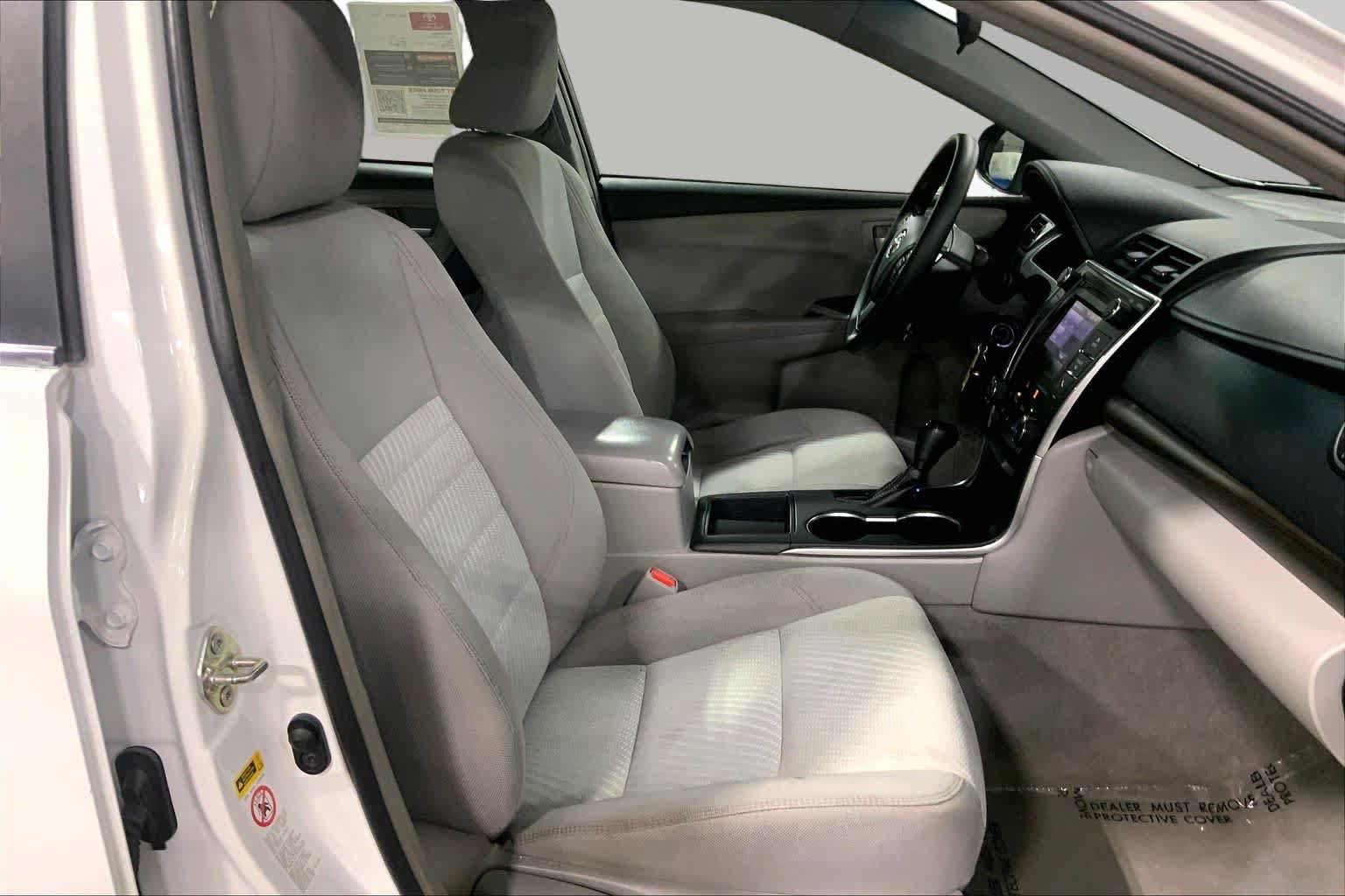 Used 2016 Toyota Camry LE FWD image 9