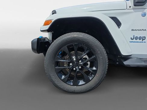 Used 2023 Jeep Wrangler Unlimited Sahara w/ Cold Weather Group AWD/4WD image 13