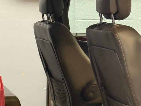 Used 2012 Chrysler Town & Country Touring-L w/ Entertainment Group #2 FWD image 11