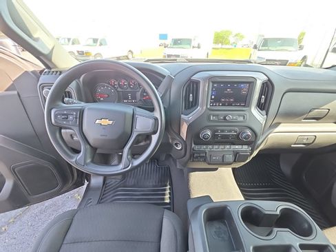 Used 2024 Chevrolet Silverado 2500 Custom w/ Custom Value Package AWD/4WD image 31