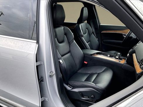 Certified 2023 Volvo XC90 B6 Plus image 30