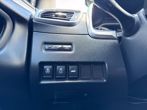Used 2017 Nissan Murano S AWD/4WD image 24