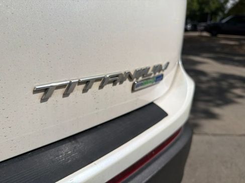 Used 2015 Ford Edge Titanium w/ Equipment Group 302A AWD/4WD image 15