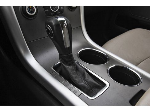 Used 2013 Ford Edge SEL image 29