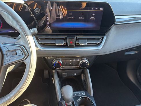 Used 2025 Chevrolet TrailBlazer LT image 18