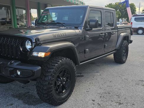 Used 2021 Jeep Gladiator Sport AWD/4WD image 35