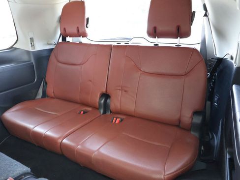 Used 2016 Lexus LX 570 4WD w/ Luxury Package image 45