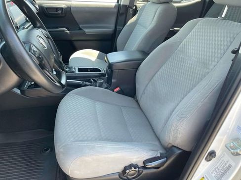 Used 2022 Toyota Tacoma SR w/ SR Convenience Package RWD image 30
