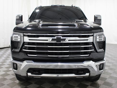 Used 2024 Chevrolet Silverado 2500 LTZ w/ LTZ Plus Package AWD/4WD image 34