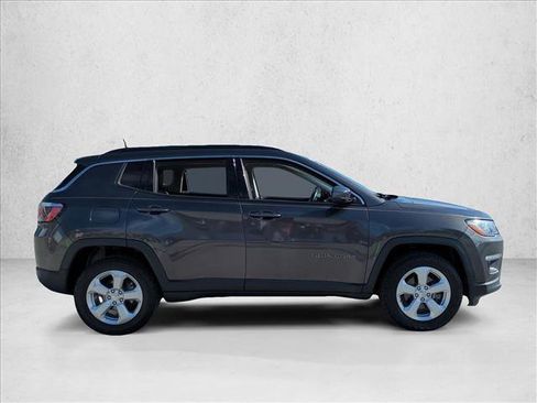 Used 2019 Jeep Compass Latitude AWD/4WD image 4