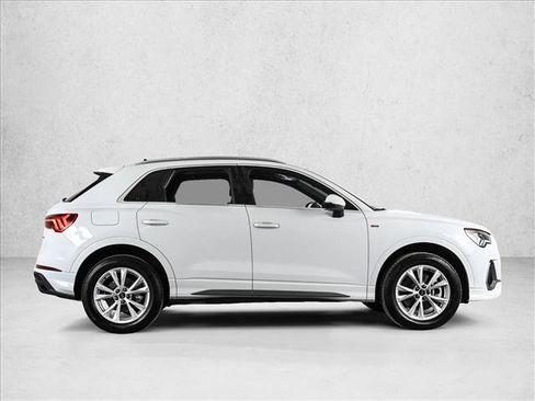Certified 2025 Audi Q3 2.0T Premium w/ Convenience Package image 4