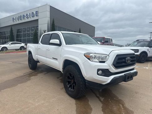 Used 2020 Toyota Tacoma SR5 image 1