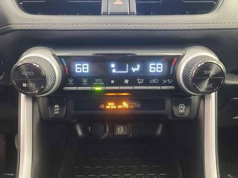 Used 2025 Toyota RAV4 XLE image 27